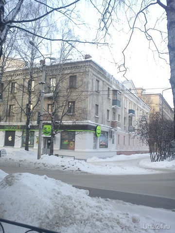 Улица Октябрьская. Магазин 