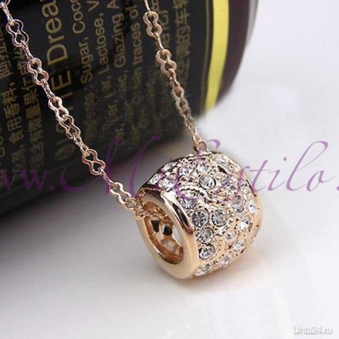   
: , Swarovski : 
 1210   40-45 
 1100 .  