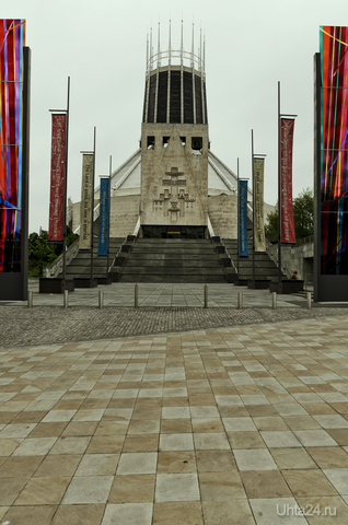 Liverpool Metropolitan Cathedral      ,  -     .    