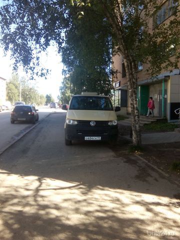 Спереди  Ухта