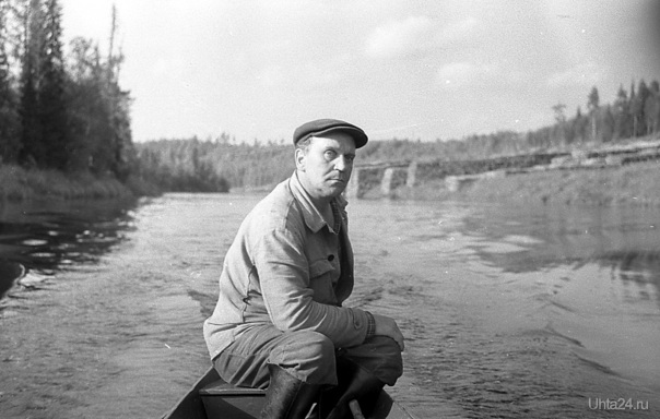 196?г. Панин Георгий Николаевич - ветеран Великой Отечественной войны. Слесарь,шофер,тракторист, пулеметчик, танкист, механик, участник газификации поселка Водный, хоккейный тренер, рыбак, охотник, писатель - это только частичный список профессий и занятий этого удивительного человека.  Фото Василия Белых. Наши люди Ухта
