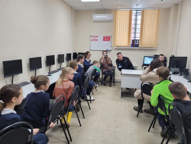 Ухтинские школьники побывали на экскурсии в ГИБДД