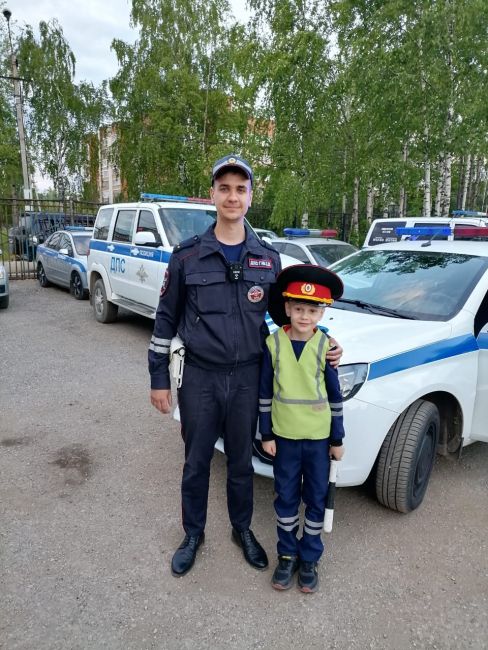 Бабушка мальчика пояснила, что Илью привлекает всё, что связано со службой в автоинспекции.